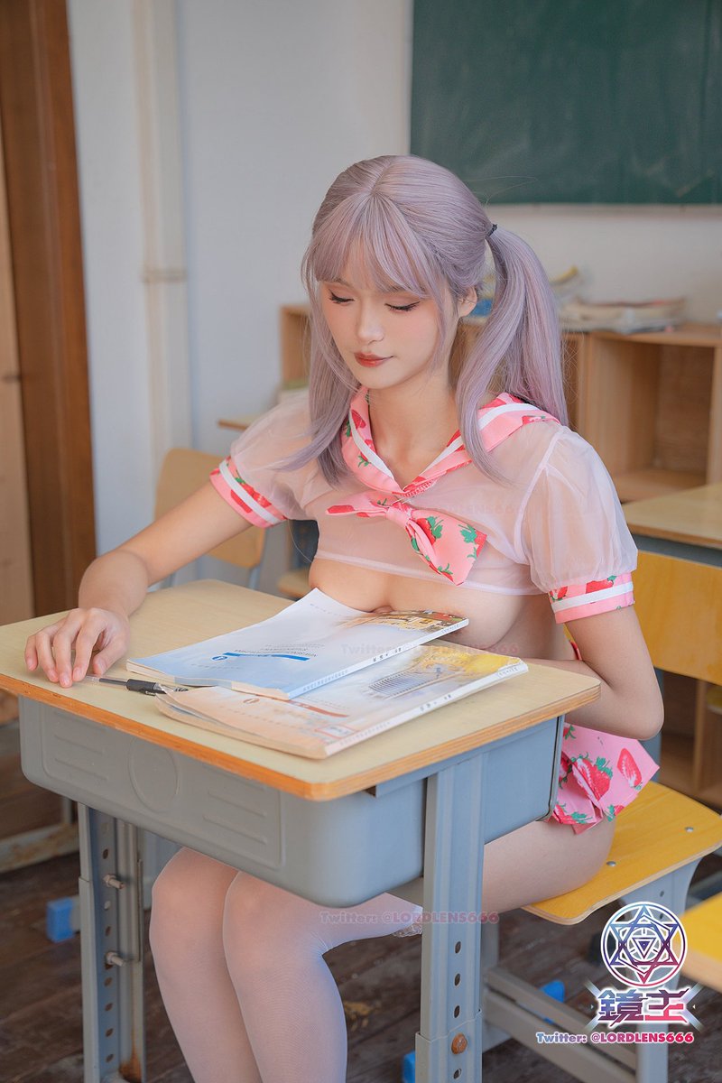 『少女萬華鏡』

少女的青春是一道無解的題～

投稿: @DaFoer_        @UeeTuip 
@Daguidiyi     @UeeDok 
@Fojiangnice @seeyoutoWhy 

作品連結🔗: https://t.co/AtUIaFvG2X 

#私房寫真 #私房 #露出 #反差 #JK #JVID https://t.co/66Xj422Rv8