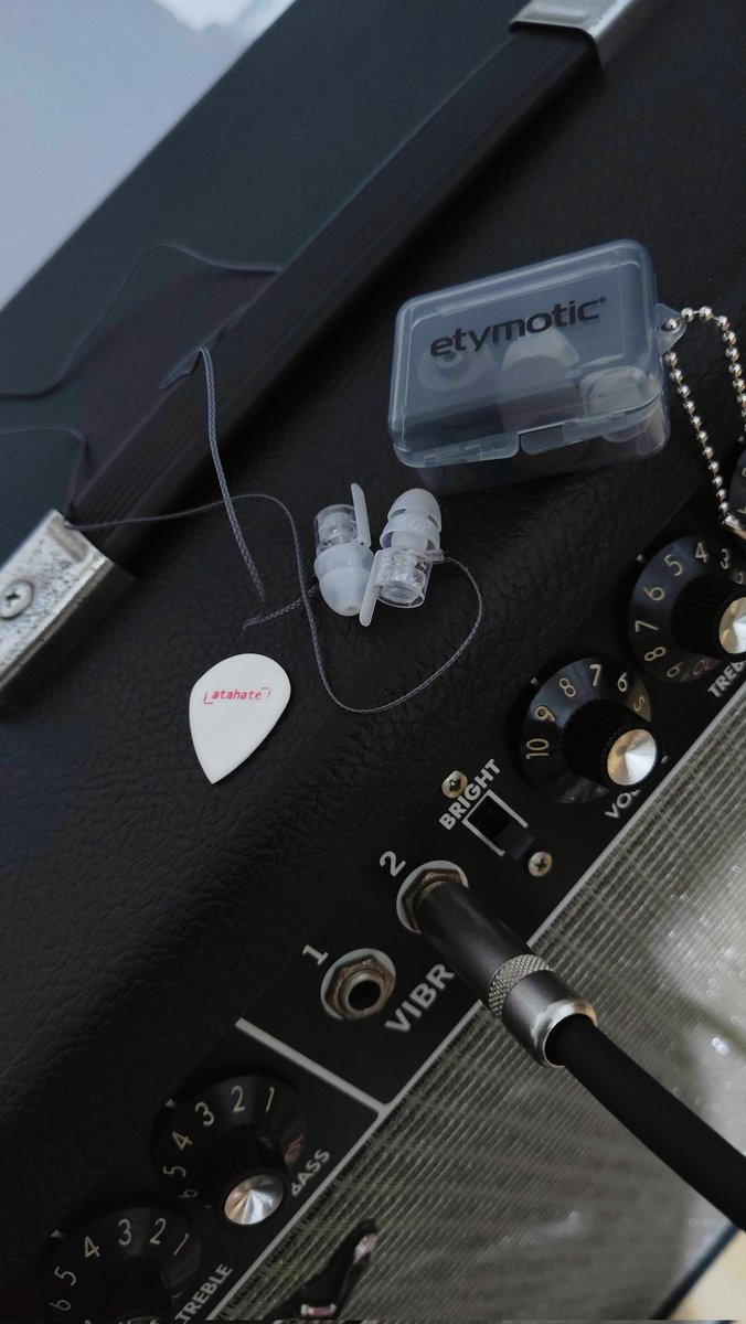 n_vy123's tweet image. This Super Reverb 65 amp really sounds good cranked to 8.7/10. 

But it&apos;s loud as hell. 

#fender #fenderamplifier #fenderamp  #superreverb #deluxereverb