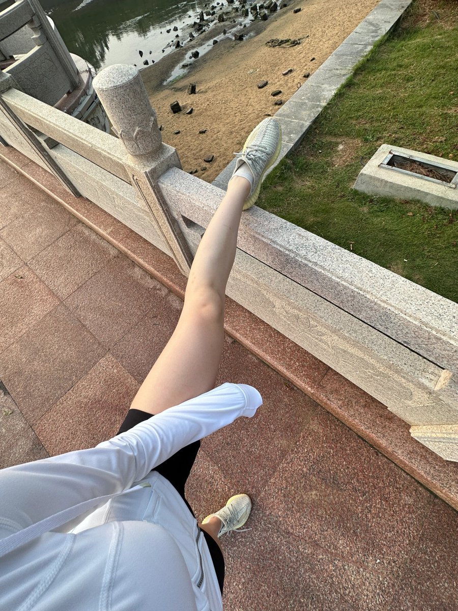 ジョギングの終わりにストレッチをします