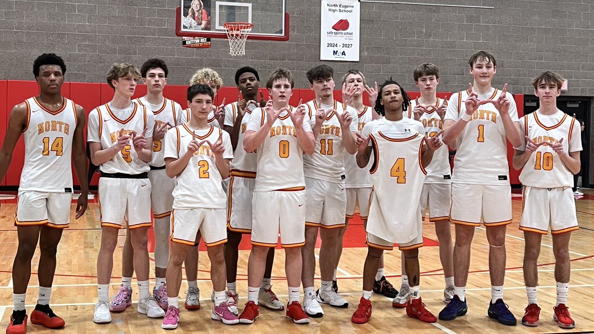 Prep Hoops Oregon (@prephoopsor) on Twitter photo Final: <a href="/NorthEugene_MBB/">North Eugene Mens Basketball</a> 55, Crater 54
Dae Dae Ireland led the Highlanders with 17 points. Jordan Gray scored 15 points.
<a href="/Elijah_Bryant24/">Elijah Bryant</a> led the Comets with 25 points and 11 rebounds. Ben Higginson added 15. Final: <a href="/NorthEugene_MBB/">North Eugene Mens Basketball</a> 55, Crater 54
Dae Dae Ireland led the Highlanders with 17 points. Jordan Gray scored 15 points.
<a href="/Elijah_Bryant24/">Elijah Bryant</a> led the Comets with 25 points and 11 rebounds. Ben Higginson added 15.
