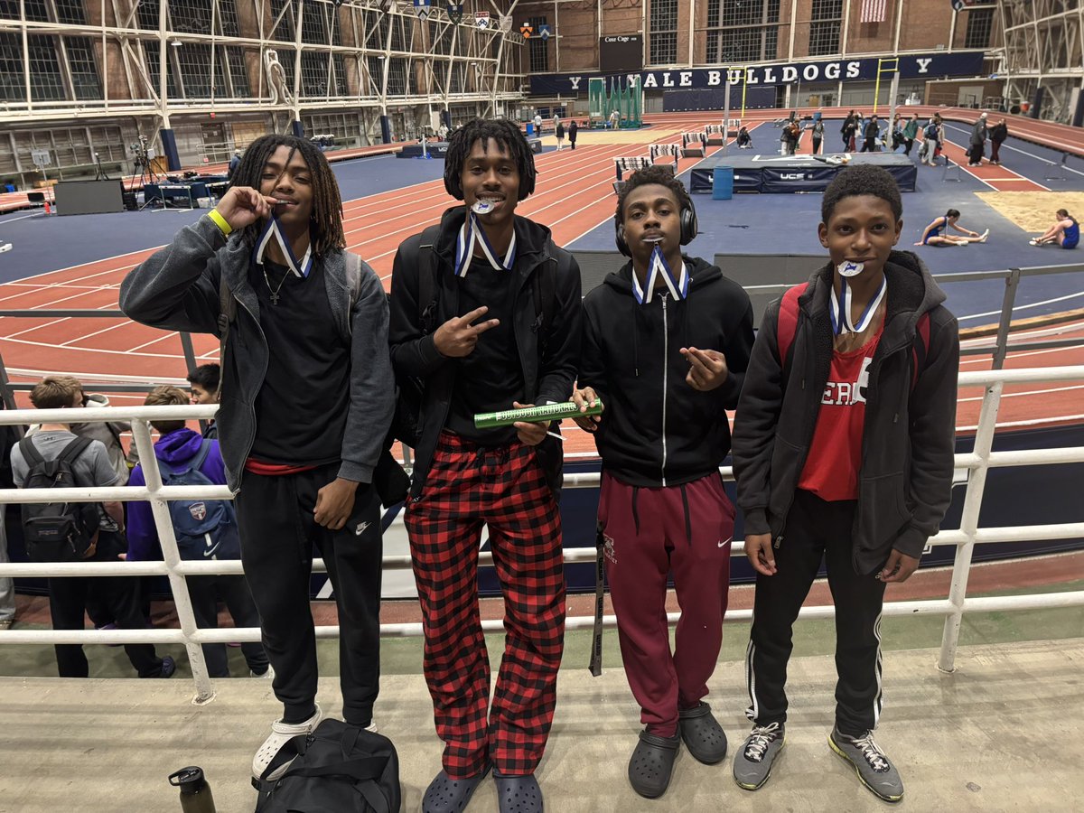 Boys 4x200 - Carter, Williams, Petree,  Titus place 2nd Overall @ Yale Classic Meet AND HAVE THE NEW SCHOOL RECORD with a time of 1:34.60‼️

Great work fellas.