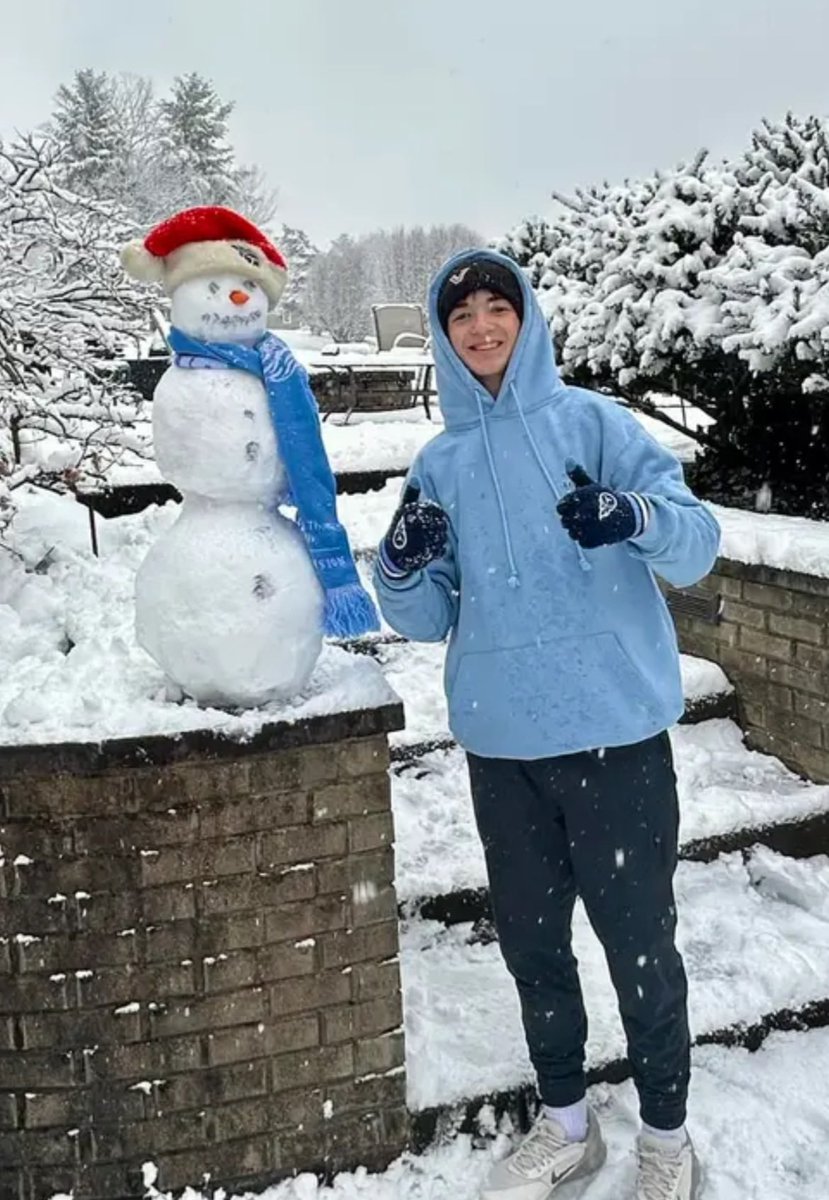 Fletch's Afro (@fletchsafro) on Twitter photo Titan Up!! <a href="/Titans/">Tennessee Titans</a> <a href="/NFL/">NFL</a> #Snow Titan Up!! <a href="/Titans/">Tennessee Titans</a> <a href="/NFL/">NFL</a> #Snow