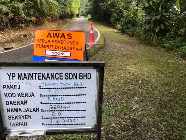 7 Januari 2024 - #RAUB   

Jalan Jeriau Bukit Fraser 
Seksyen 2.00      

Kerja - kerja RO3 Pemotongan Rumput telah dilaksanakan dilokasi terbabit.      

#ypmcare 
#ypmsb