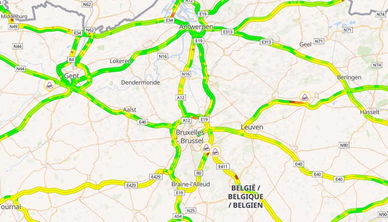 hajobeeckman's tweet photo. Goedemorgen, momenteel sneeuw in Limburg, Vlaams-Brabant en het zuiden van Antwerpen en O-VL. Hoe zuidelijker, hoe meer. Rijstroken op de snelwegen zijn open, behalve op stukken van de #E40 Luik → Brussel en de #E411, daar is links vaak dicht. https://t.co/LVez4crV7a https://t.co/G3TOqqPMWd