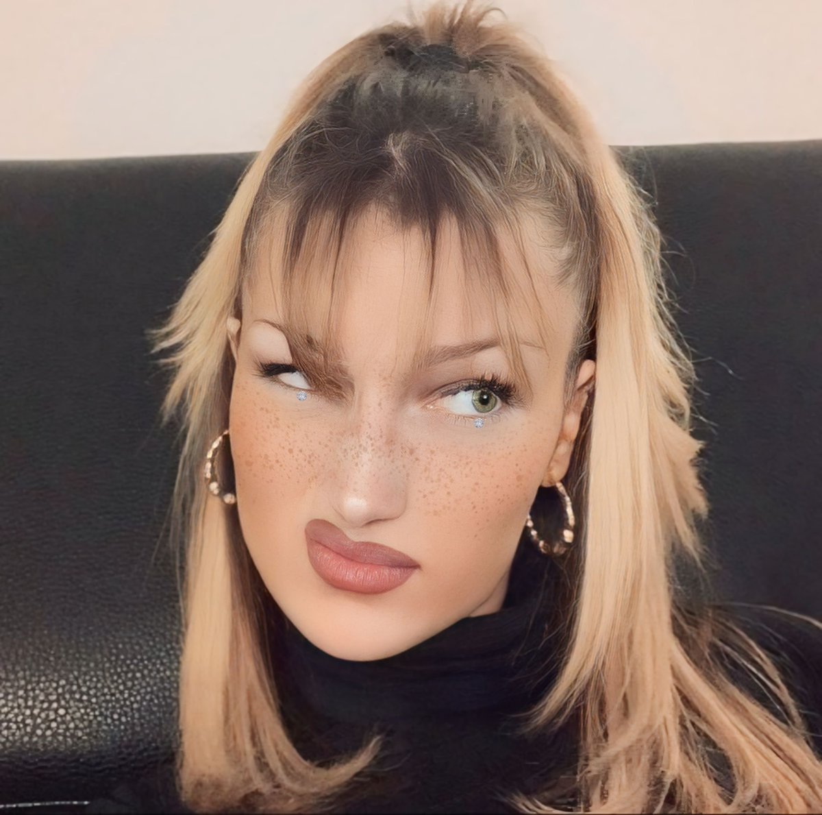 hydrangeafield's tweet image. ay, Julia, qué hacés por acá.