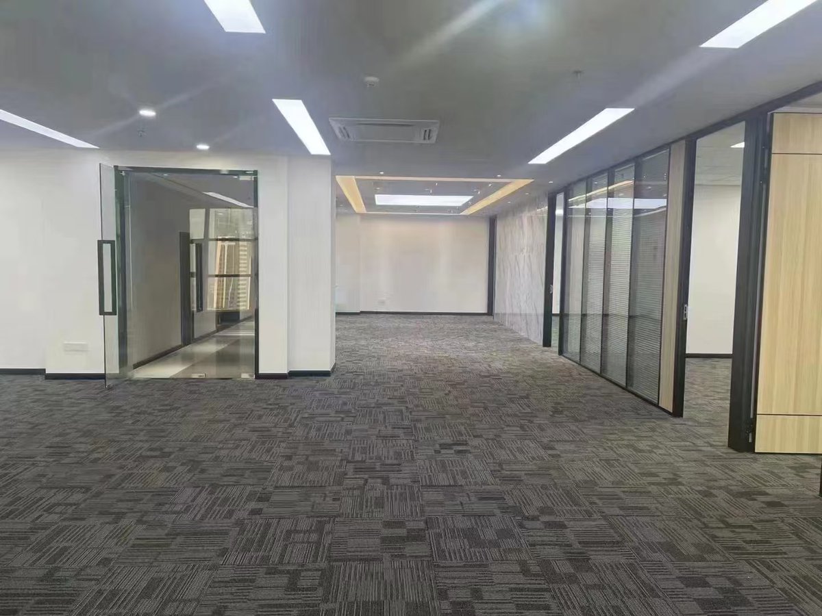 年底了
换个新的办公室
做加法任何人都会
难得是做减法
将公司做小
提高人效
才是正道