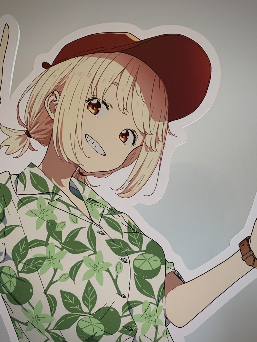 socha_889's tweet photo. 心の底から足を運んで良かったと思えるコラボカフェでした。
いみぎむる先生による描き下ろし千束&amp;たきなはもちろん最高で、等身大パネルで見れて本当に良かったです。
そして、スタッフの皆様の明るく、手際の良い接客のおかげでこの最高の空間をより満喫する事ができました。
#リコリコみやこカフェ https://t.co/A0lXXptEJN