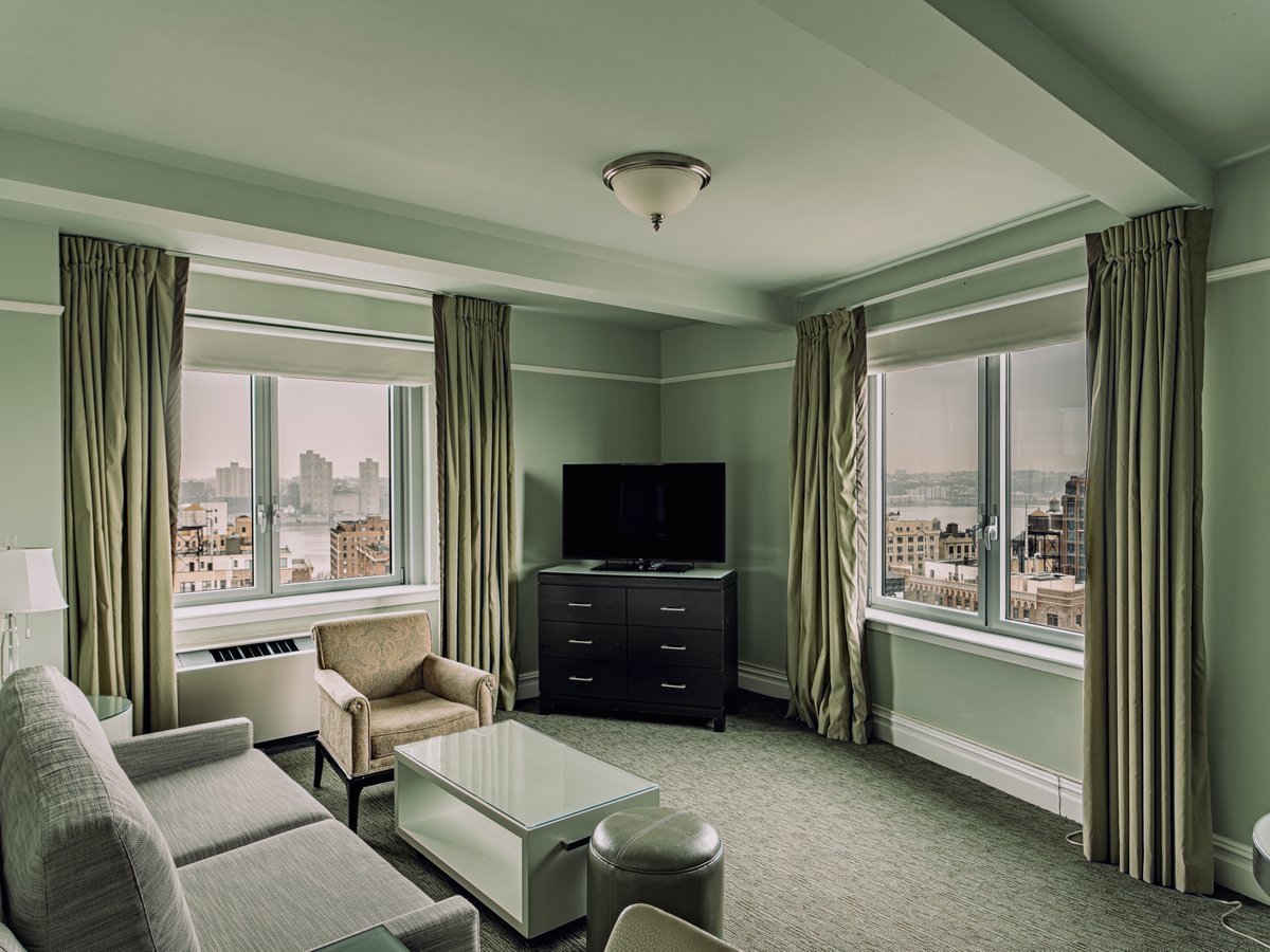 HotelBeacon's tweet photo. A little extra room goes a long way. 🛏️ Enjoy the luxury of space in the heart of NYC. https://t.co/xk8reSDFnI