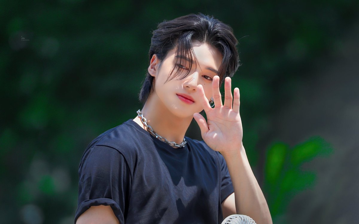 notiksplay's tweet photo. #Wooyoung de @ATEEZofficial suspende sus actividades por motivos de salud https://t.co/OeHBIaW2Kd

#ATEEZ 
#kpoptwt 
#KPOP https://t.co/DD3L2ebjNe