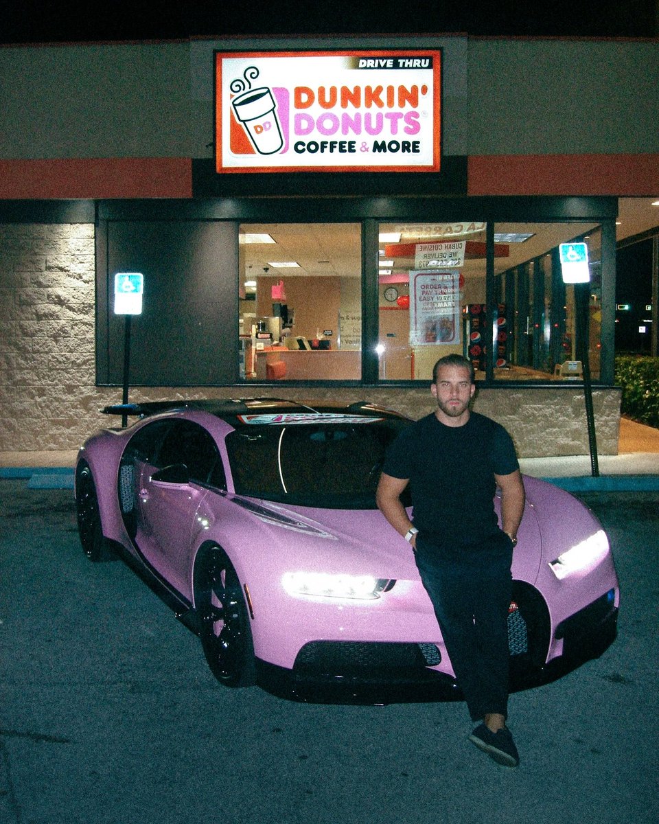 jakehaydenfx's tweet image. From working at Dunkin Donuts to now owning a Bugatti

Birthday gift to myself🎊 #bugatti #forextrading
