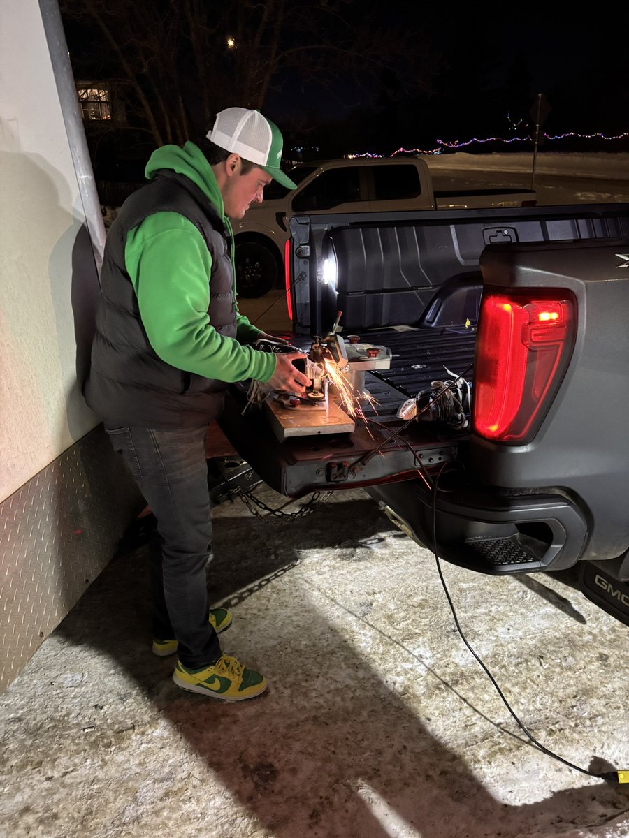 DodslandSrStars's tweet image. Mayor? Yeap

Manager? Yeap

Skate Sharpening expert? Meh

Puffers with sleeves? To hot

Colour Matched Nikes? Possibly purchased with funds stolen from team account

7:30 puck drop in Kerrobert? You betcha

#GoStarsGo