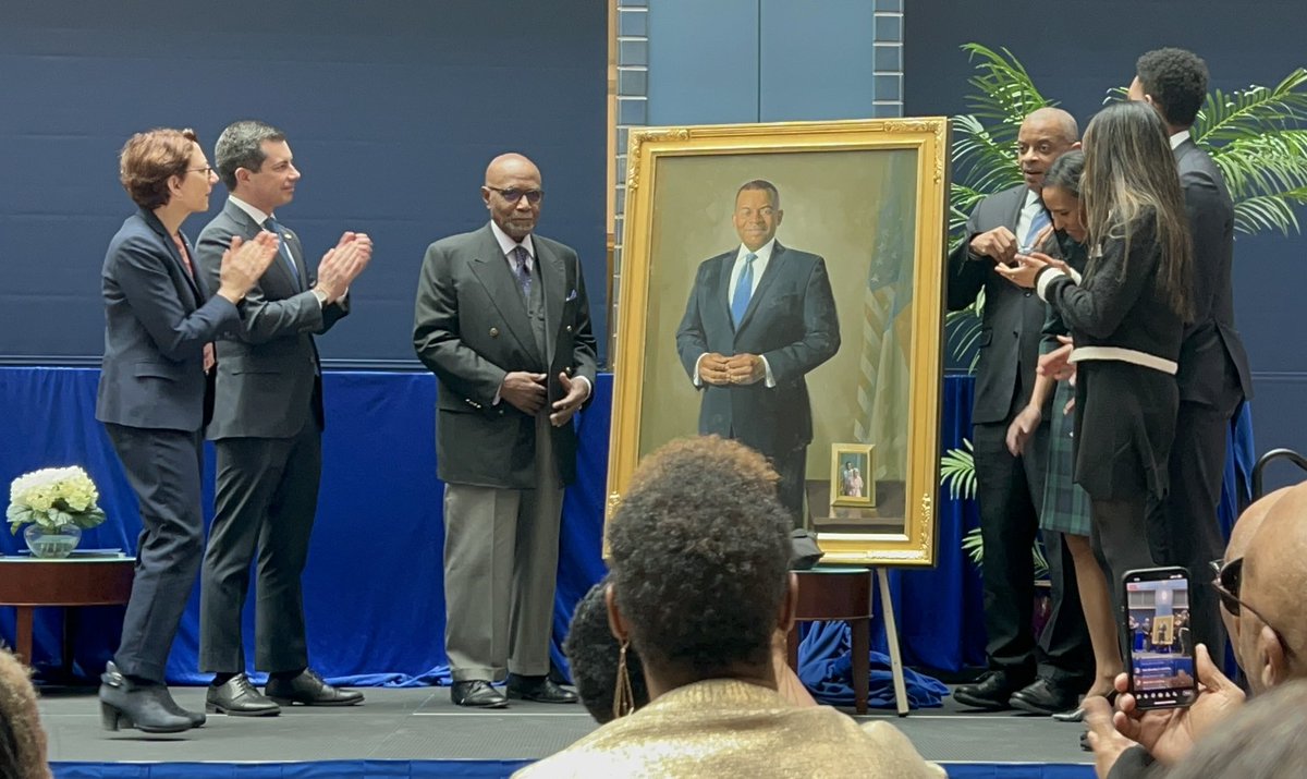 Carlos Monje (@carlosmonjejr) on Twitter photo Congrats to <a href="/anthonyfoxx/">Anthony Foxx</a> on unveiling his official portrait. His speech was a touching tribute to the foundation he built for @usdot and that his ancestors built for him. 🫡 Congrats to <a href="/anthonyfoxx/">Anthony Foxx</a> on unveiling his official portrait. His speech was a touching tribute to the foundation he built for @usdot and that his ancestors built for him. 🫡
