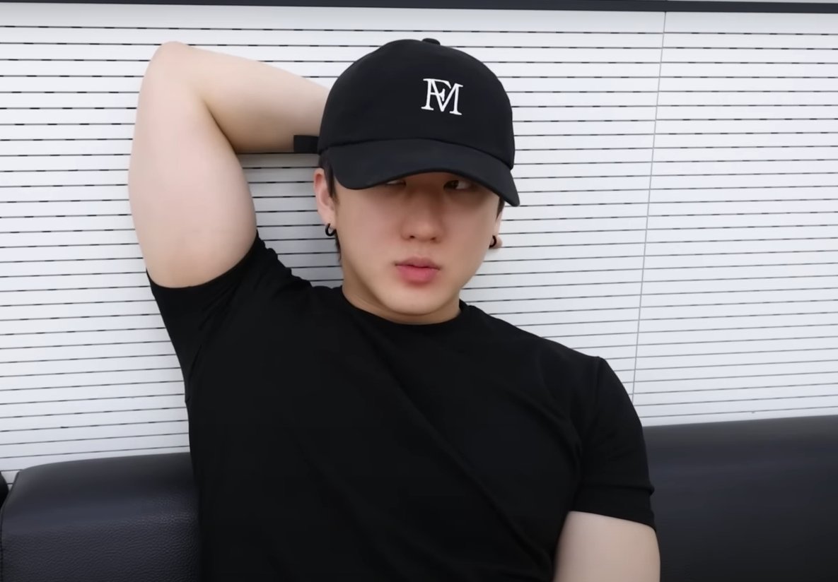 binnieseo1199's tweet photo. Changbin (SKZ-TALKER GO! Season 5] Ep.01 SEOUL)🐷🐰📸   

#skz #stay #seochangbin #창빈 #straykidschangbin #skzchangbin #서창 #darkrapper #dwaekki #CHANGBIN_ULTRA https://t.co/wCmI9pDNsc