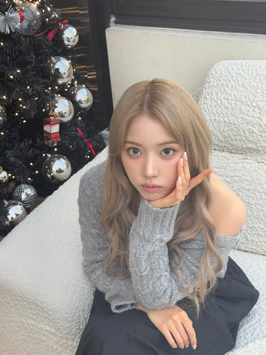 WE_NMIXX's tweet photo. 2024년, 안녕!

#NMIXX #엔믹스 
#지우 #JIWOO https://t.co/vTiU3OBTGR