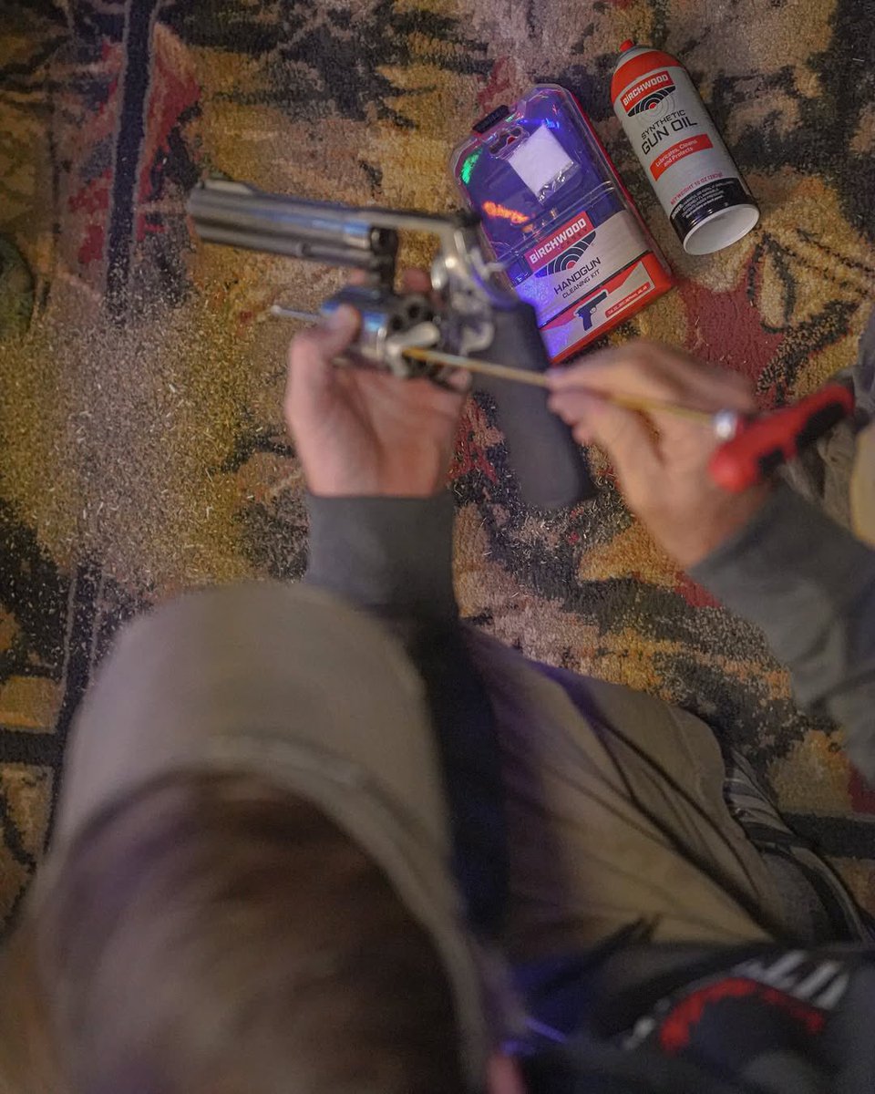 WTD_tv's tweet photo. Getting the revolvers ready for tomorrow morning’s hunt! #smithandwesson #BirchwoodCasey #revolver #handgun #hunting https://t.co/mk3YblHEUx
