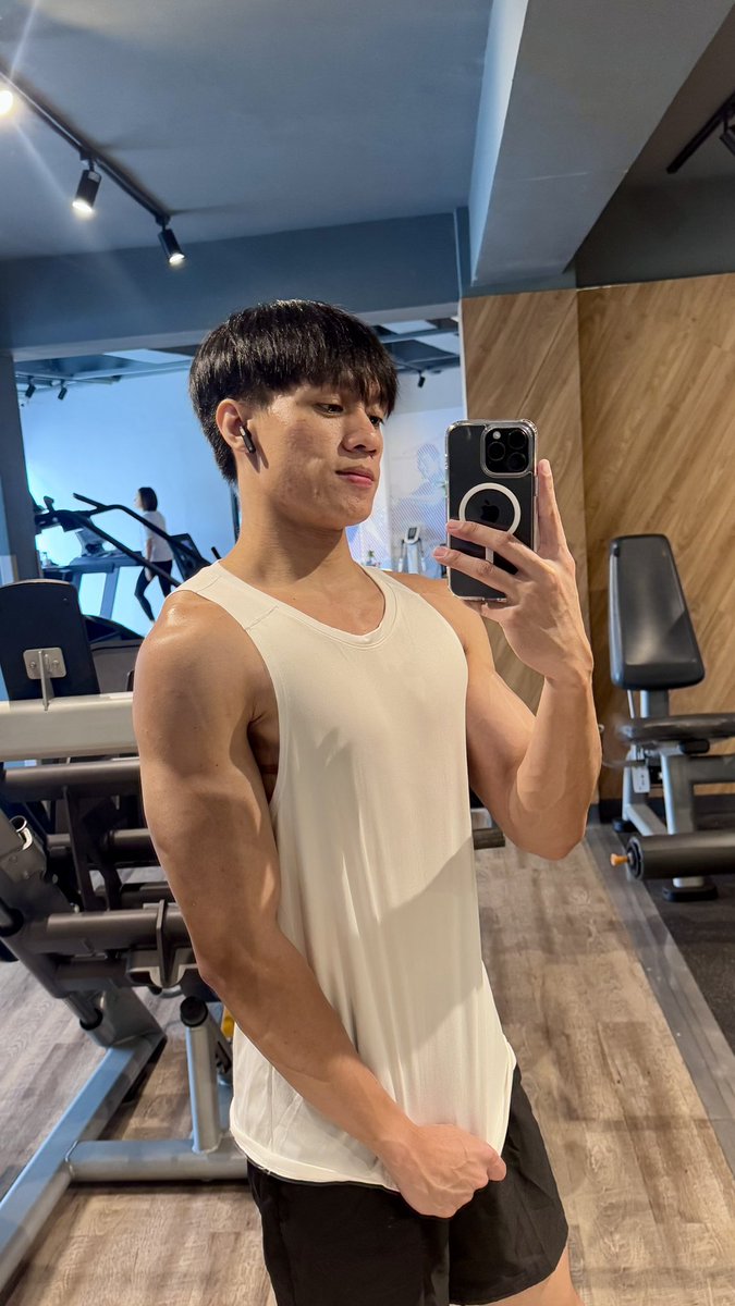 _cjferrer's tweet photo. Had a good chest and arms pump this morning 😌 https://t.co/1rQpO5nSyU