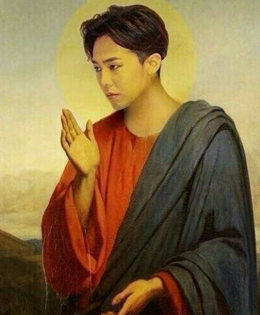 juyonggie's tweet image. a vogue metendo um “gd te abençoe” na foto e isso me passou a mesma vibe do meme jurássico do “santo gdragon”