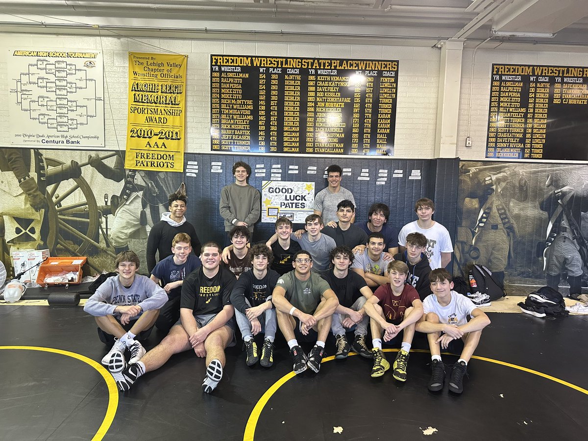 The guys came into practice today with a nice surprise left in the room from our Jr Pates! #OneTeam #FreedomFamily #VaDuals #TakedownSeason
