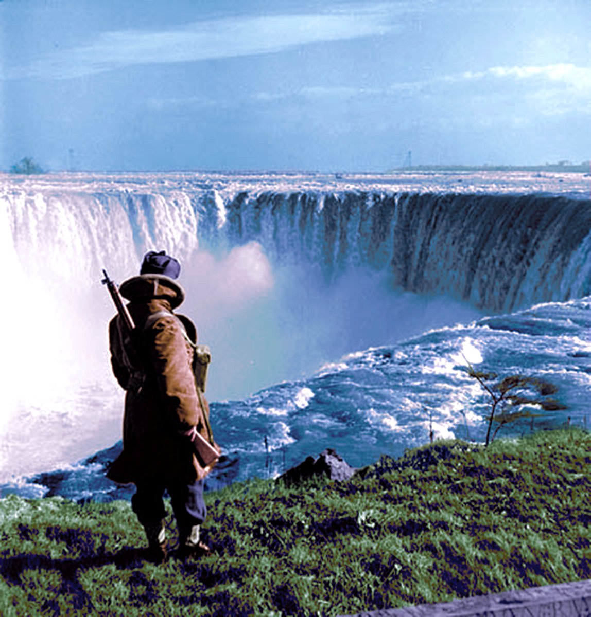 Canadians on guard - back when the American border at Niagara Falls was still guarded by military and barbed wire - c. March 1944

Hopefully this old colourisation of mine can get more appreciation now