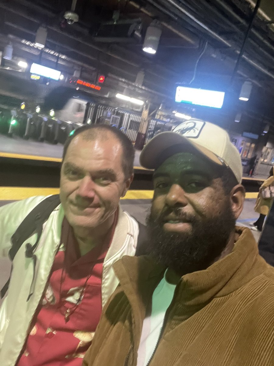EllExtheJet's tweet image. I had the wonderful pleasure of meeting the great Michael Shannon at Penn Station the other day. Wanted to respect his privacy and post this after the fact… As kind and respectful of a person as you can ever meet.

Small world. 
Keep Going Mike!