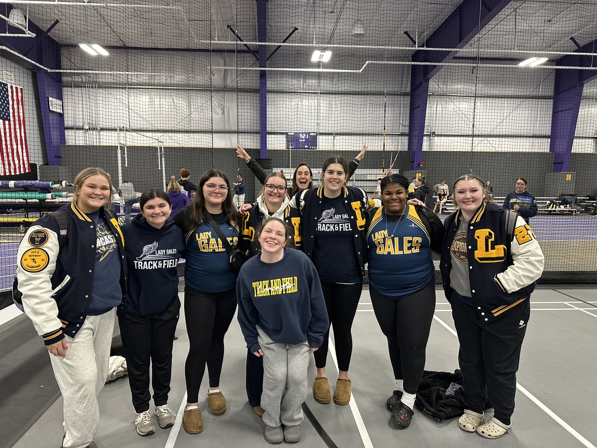 After a long winter break these girls did amazing tonight to start our indoor season. Lots of positives and lots of good energy. We had 8 PR’s to cap off the night as well. Now back to work tomorrow to keep on improving. #RiseTogether