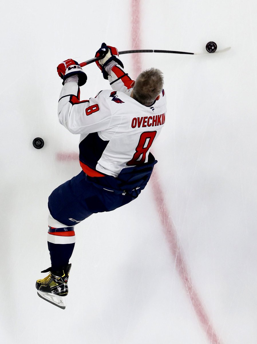 tludwigphoto's tweet image. 8️⃣

#ovie #ovechkin #capitals #hockey #buffalo #onebuffalo #keybankcenter #nhl #buffalosabres #icehockey #buffalony #R3 #canon @canonusa  

📷 for @imagncontent