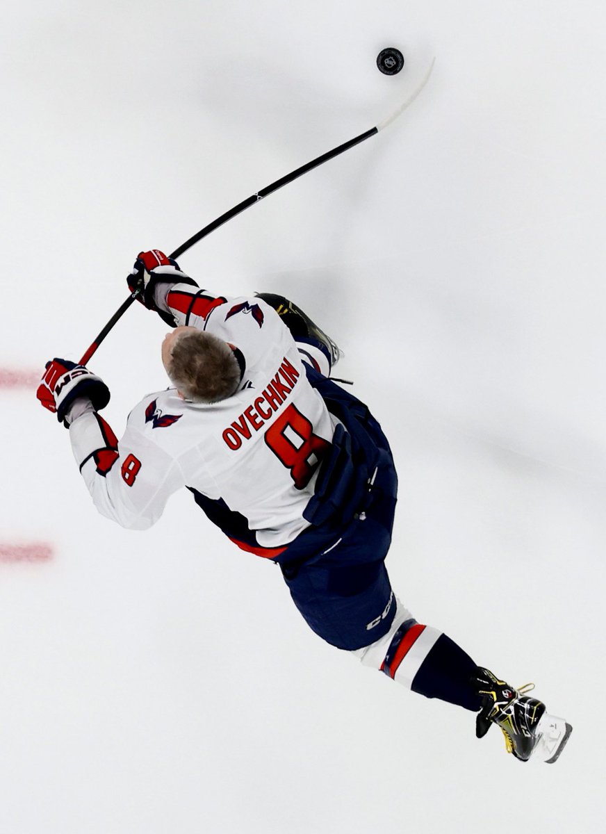 tludwigphoto's tweet image. 8️⃣

#ovie #ovechkin #capitals #hockey #buffalo #onebuffalo #keybankcenter #nhl #buffalosabres #icehockey #buffalony #R3 #canon @canonusa  

📷 for @imagncontent