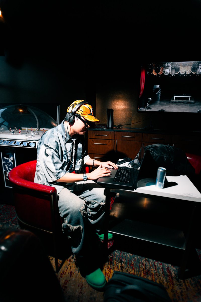 leimlay's tweet photo. Got any songs you want to hear at our show? 🎵 Leave a comment. We're still working hard backstage! 👨💻👩💻🎧🙌
#KPOP #Backstage #MusicRequest
#KPOPScreaMbyScreaMRecords #KPOPRave #KPOPDJ
#ScreaMRecords #DanceHardScreaMLoud #KPOPInUSA
#EDMRave #HallyuHits #KPOPFansUnite #GlobalRave
#SMEntertainment #KPOPRevolution