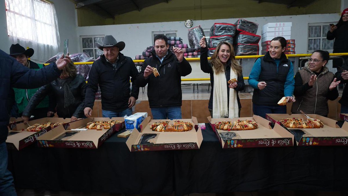 Comprometidos con llevar al DIF a diferentes rincones de Saltillo, hoy, visitamos a la gente del Ejido San Juan de la Vaquería para llevar insumos para pasar estas fuertes temporadas de frío. Hacemos las cosas Con Amor. 💕