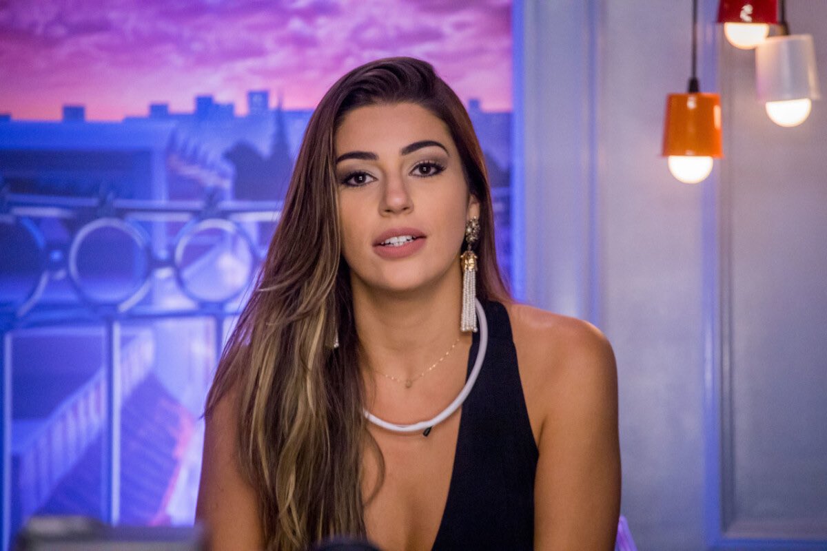 tuitamateusr's tweet photo. vivian amorim campeã MORAL do BBB17, não atoa a carreira que construiu aqui fora diz isso! #BBBODoc https://t.co/3ZsN627rnP