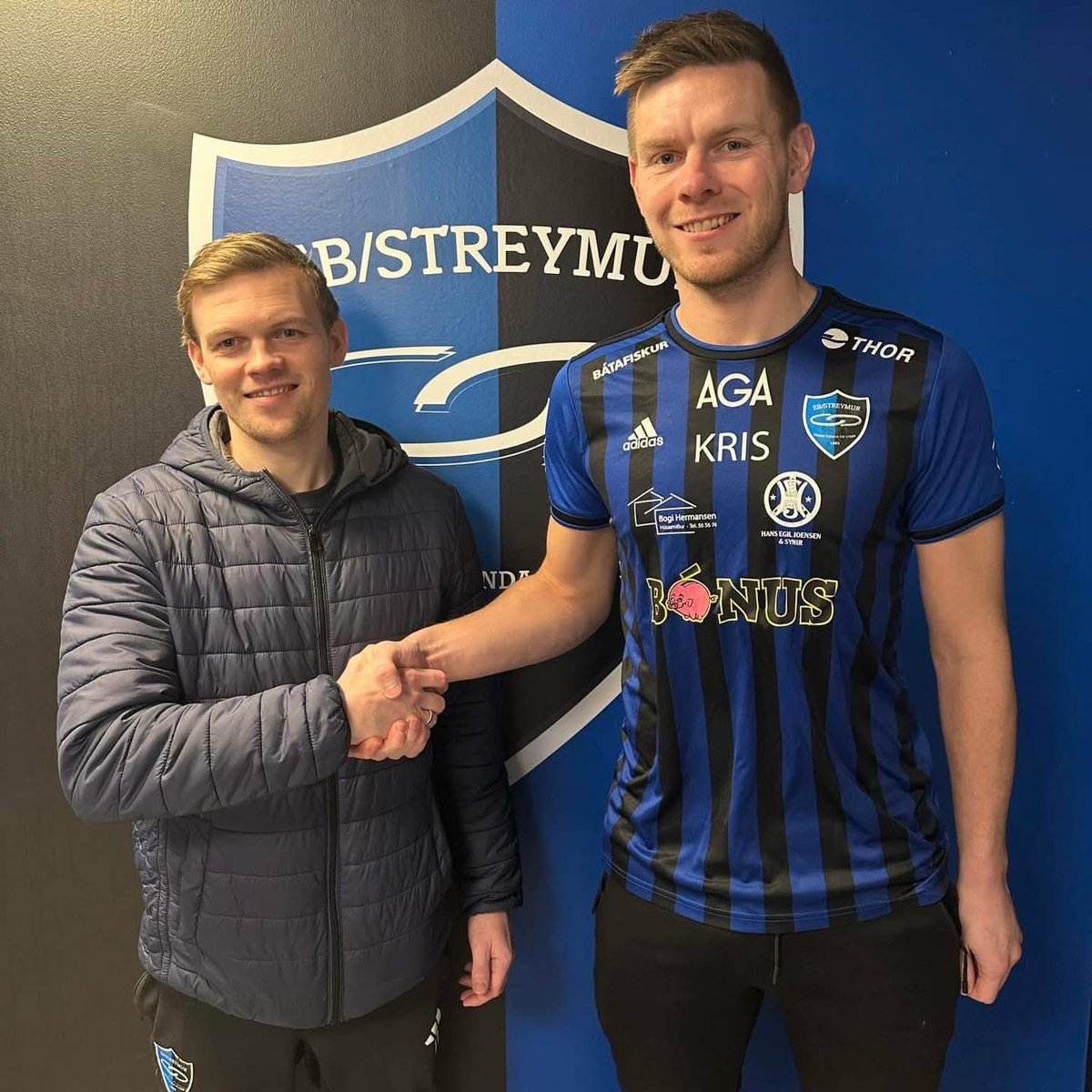 This week our mens teams started pre-season training in the snow in Eiði! 💪🏼
Also this week, Andras Olsen signed a new contract, so our great Captain will still be leading the lines in 2025! 💙🖤😎
#samanstandavitsterk #StrongerTogether