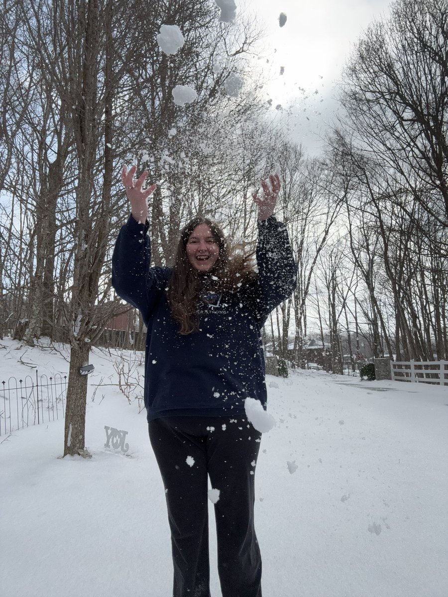 Ms. Lyons tweet media