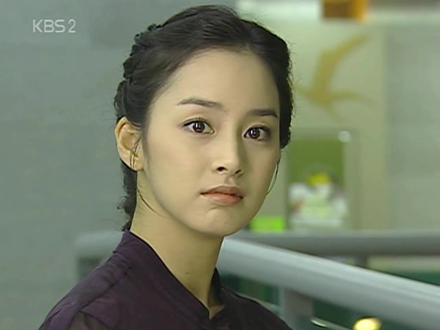 2004.07.19-2004.09.07 방영 KBS드라마 '구미호 외전' 김태희 두상 #김태희 #Kimtaehee #김태희_두상 #김태희_20대 ⓒ KBSTranslate post
