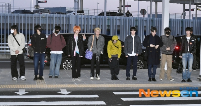 【PHOTO】TREASURE、海外スケジュールのためタイへ出国…抜群のオーラ
kstyle.com/article.ksn?ar…

#TREASURE #트레저