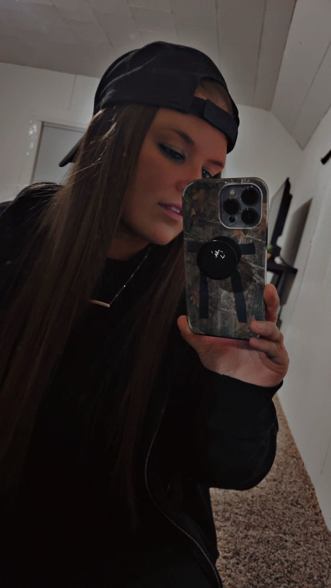 ashley tweet media