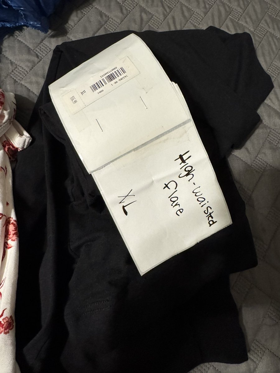 KelGrabert's tweet photo. .@ONCustServ @OldNavy this is how part of my order arrived tonight, with the bag ripped open. You and @UPS have some explaining to do. https://t.co/5ofYYmGtqU
