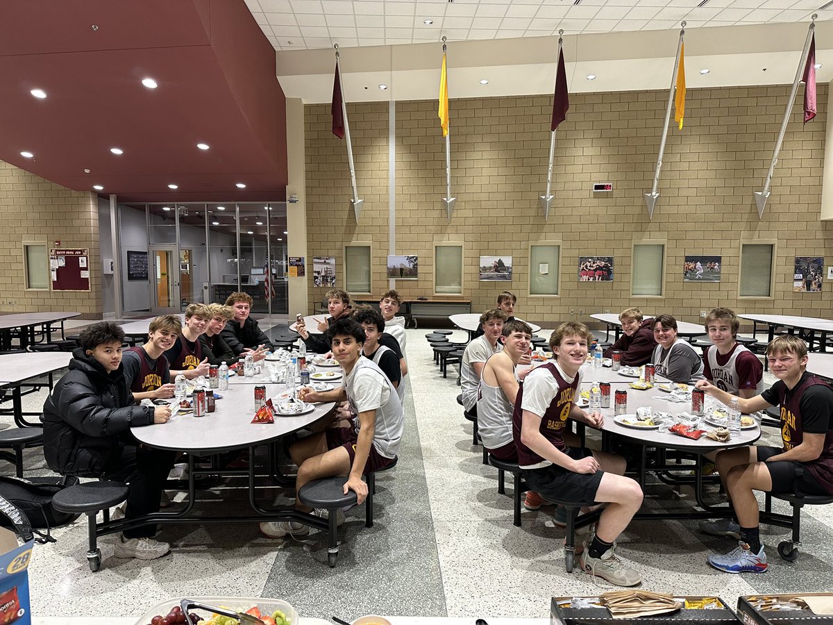 Team dinners are where the game slows ⬇️, memories speed ⬆️, and teammates become family. Laughter echoes louder than the buzzer, and bonds are built stronger than any playbook. These moments remind us that 🏀 isn’t just about the game: It’s about the people we share it with!