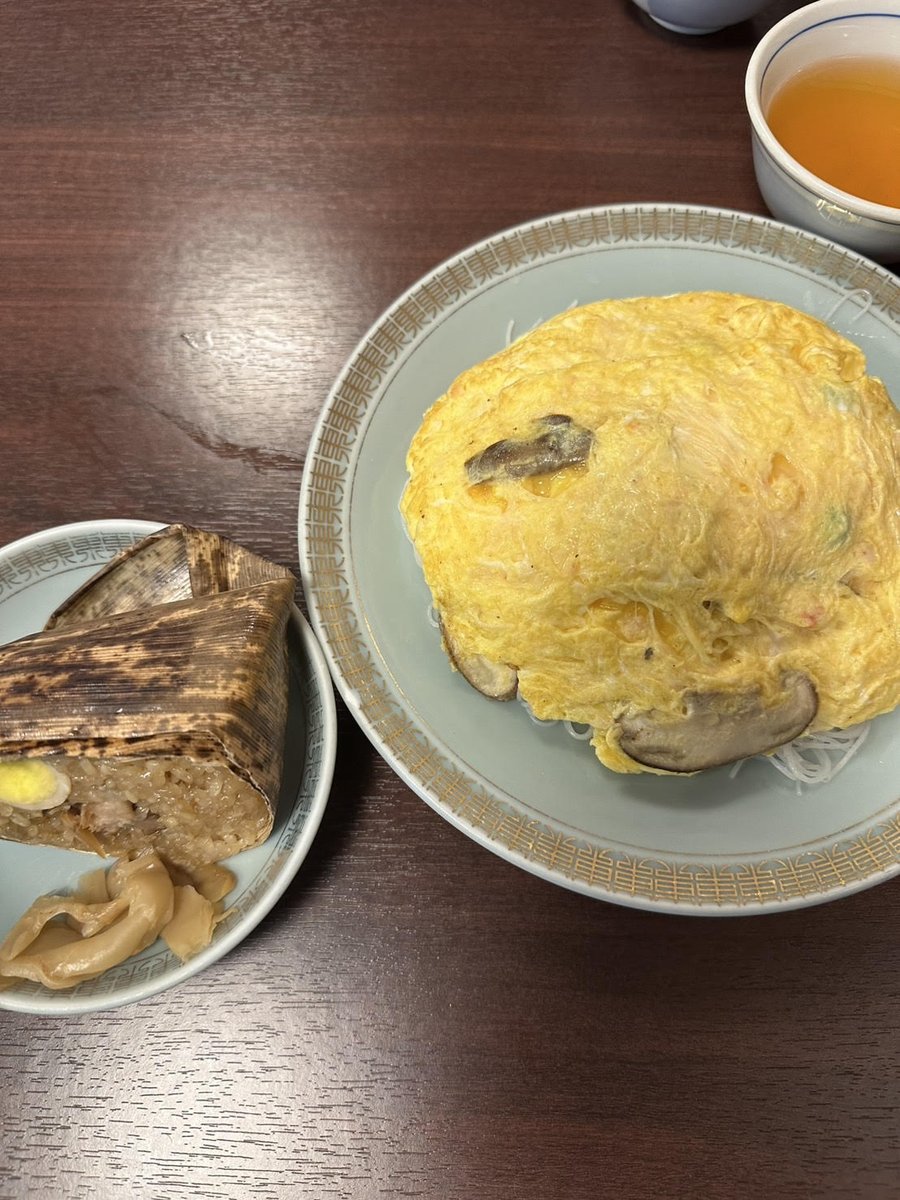 新橋の昭和なビルで
かに玉焼き&amp;バーツアン半切り
#ビーフン東
#abe02 #安部礼司