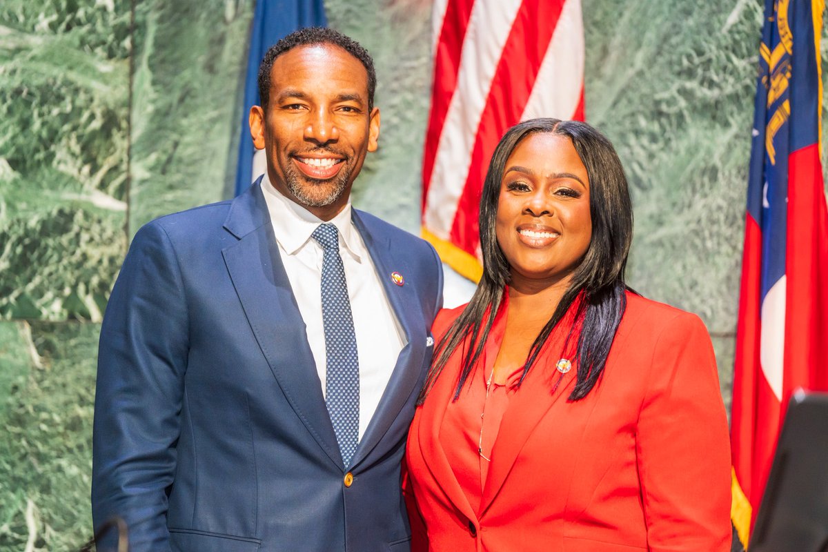 The Atlanta Alumnae Chapter celebrates our very own Eshe’ Collins. On Monday, January 6, 2025, she was sworn-in to serve on the Atlanta City Council, Post 3 At-Large Council seat.

📸 Photos from the Atlanta City Council Photographer