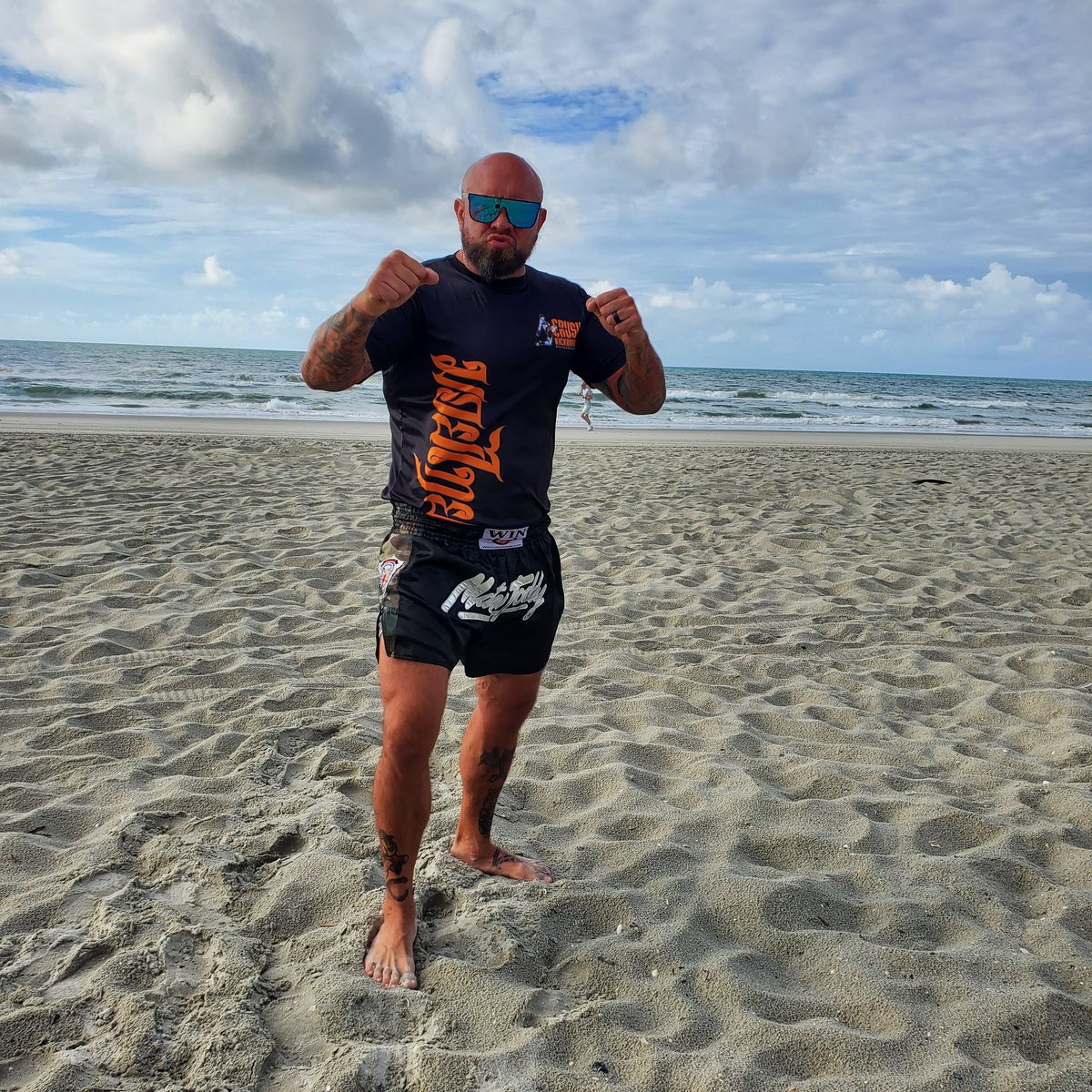 SolidCincinnati's tweet image. KOWABUNGA DUDES! Back on X to dive into the worlds of MMA, BJJ and Muay Thai! Here to share my training experience, offering tips, insights, and commentary on the UFC. If you're an old follower or new to the fight game, like this post so I can follow you back. LETS GO!!! 💪🙏🏻