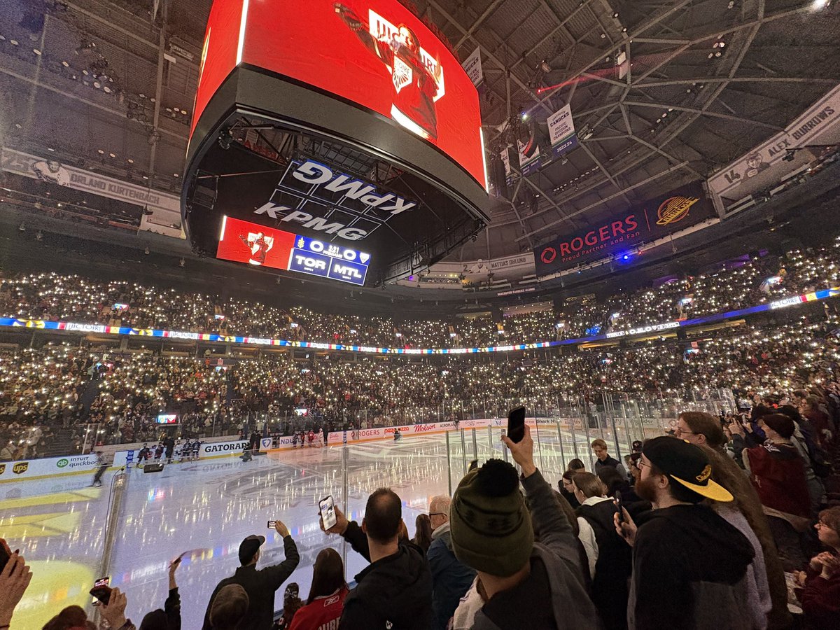 bigsportsvan's tweet photo. Vancouver SHOWING UP for the PWHL https://t.co/0EfVfP2JB5