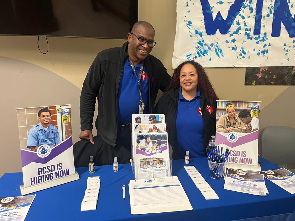 drchrismiller2's tweet image. Grateful to our @RCSDNYS Department of Bilingual Education & World Languages for partnering with our Bilingual Education Council at a wonderful Three Kings Celebration at Gantt Recreation Center! 🎉 Special thanks to our Human Capital recruiters for their dedication. We’re…