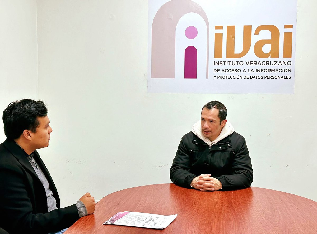 VERIVAI's tweet image. 📌 || Este día, el Titular de CMAS Emiliano Zapata, el Lic. Miguel Ángel Hernández Hernández; acudió  a las instalaciones del #IVAI para recibir orientación en temas sobre el funcionamiento de la Plataforma Nacional de Transparencia (PNT), así como la generación de reportes