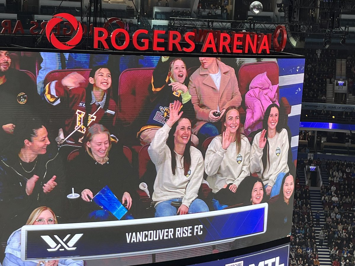 Vancouver Rise FC — including today’s new signing, Kirstin Tynan, are in the house.

I think that’s Melissa Tancredi too?