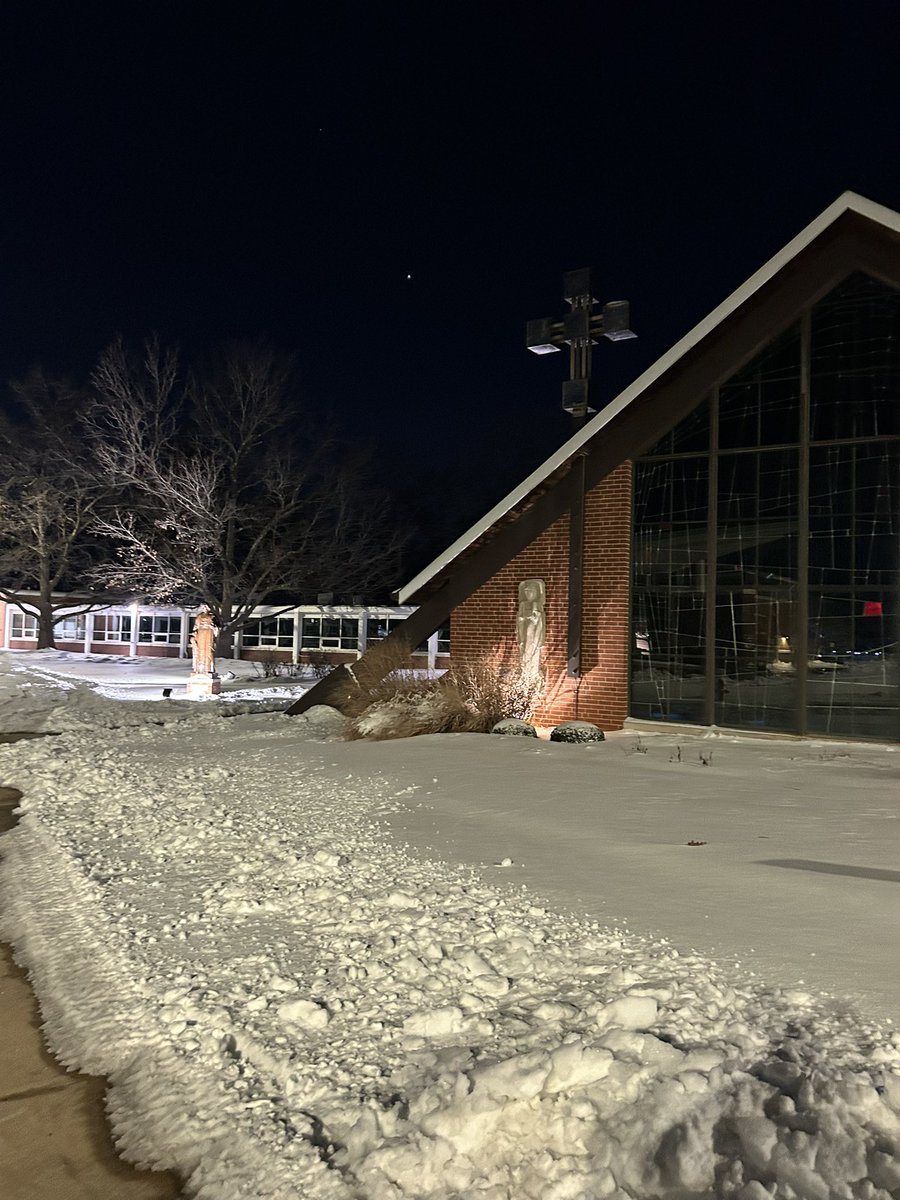 Such a peaceful and beautiful snowy campus tonight. #StJohnVianney #CureOfArs #NameThatStar 
Rest well Griffins! We can’t wait to see you tomorrow!