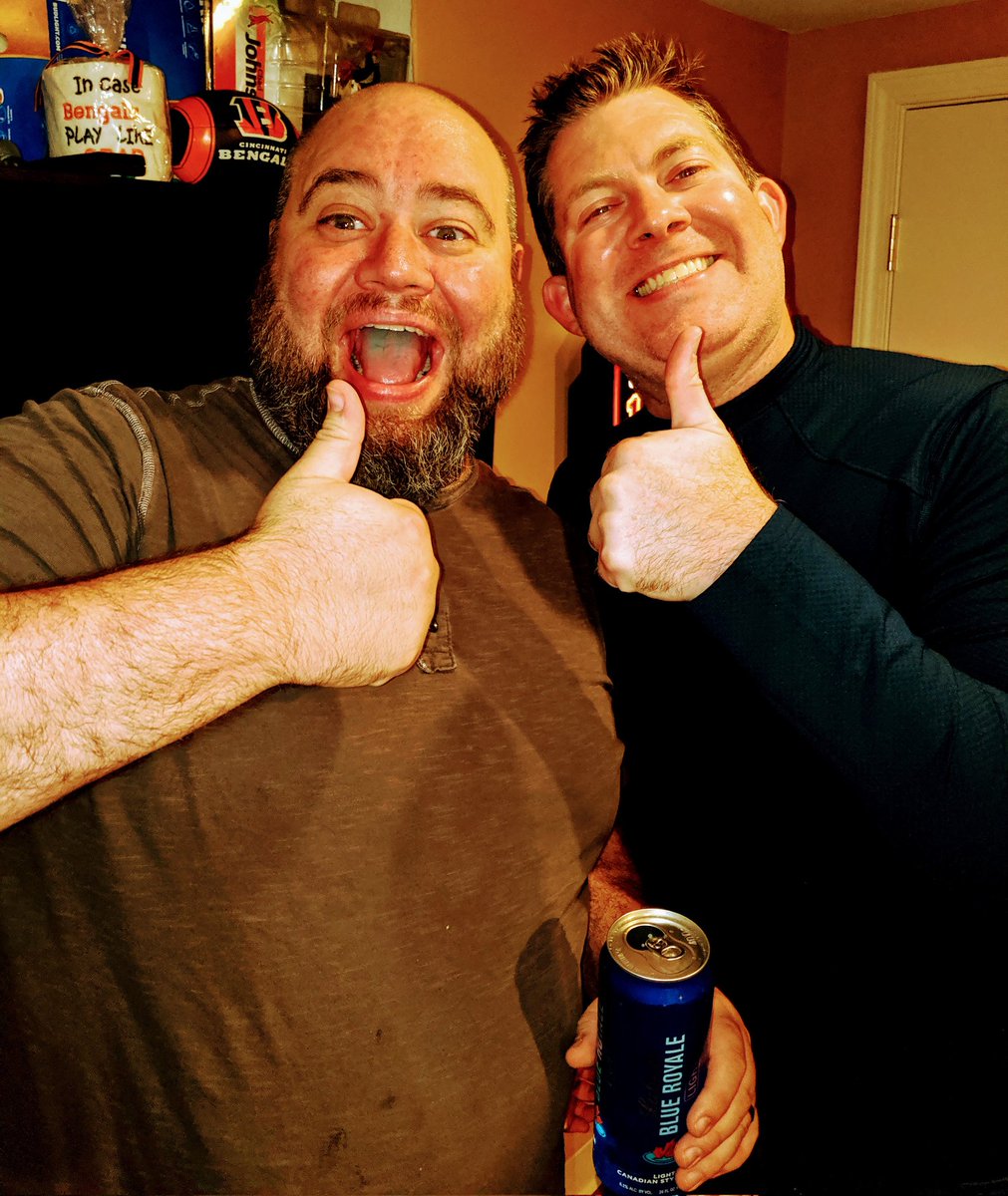 RyanDetrick's tweet image. I haven&apos;t mentioned this on here yet, but my brother was diagnosed with stage 4 cancer back in May. 

We&apos;ve brought in hospice and he isn&apos;t doing well. I&apos;m sitting next to him at the hospital right now and just wanted to ask for some 🙏 for him.

Cancer sucks.