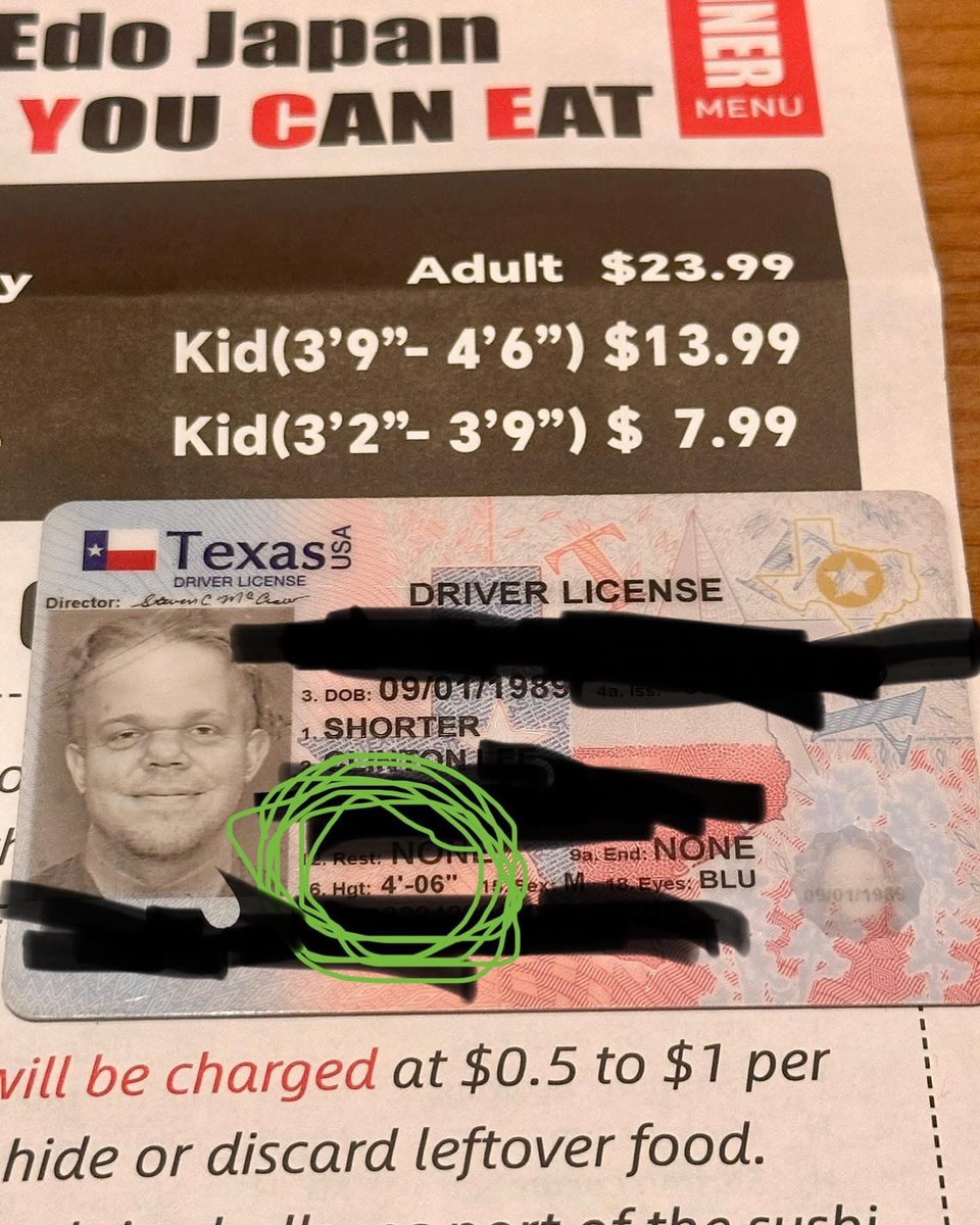 clintonshorter's tweet image. Perks of Dwarfism: #cheapsushidate
#dwarfism #comedy.