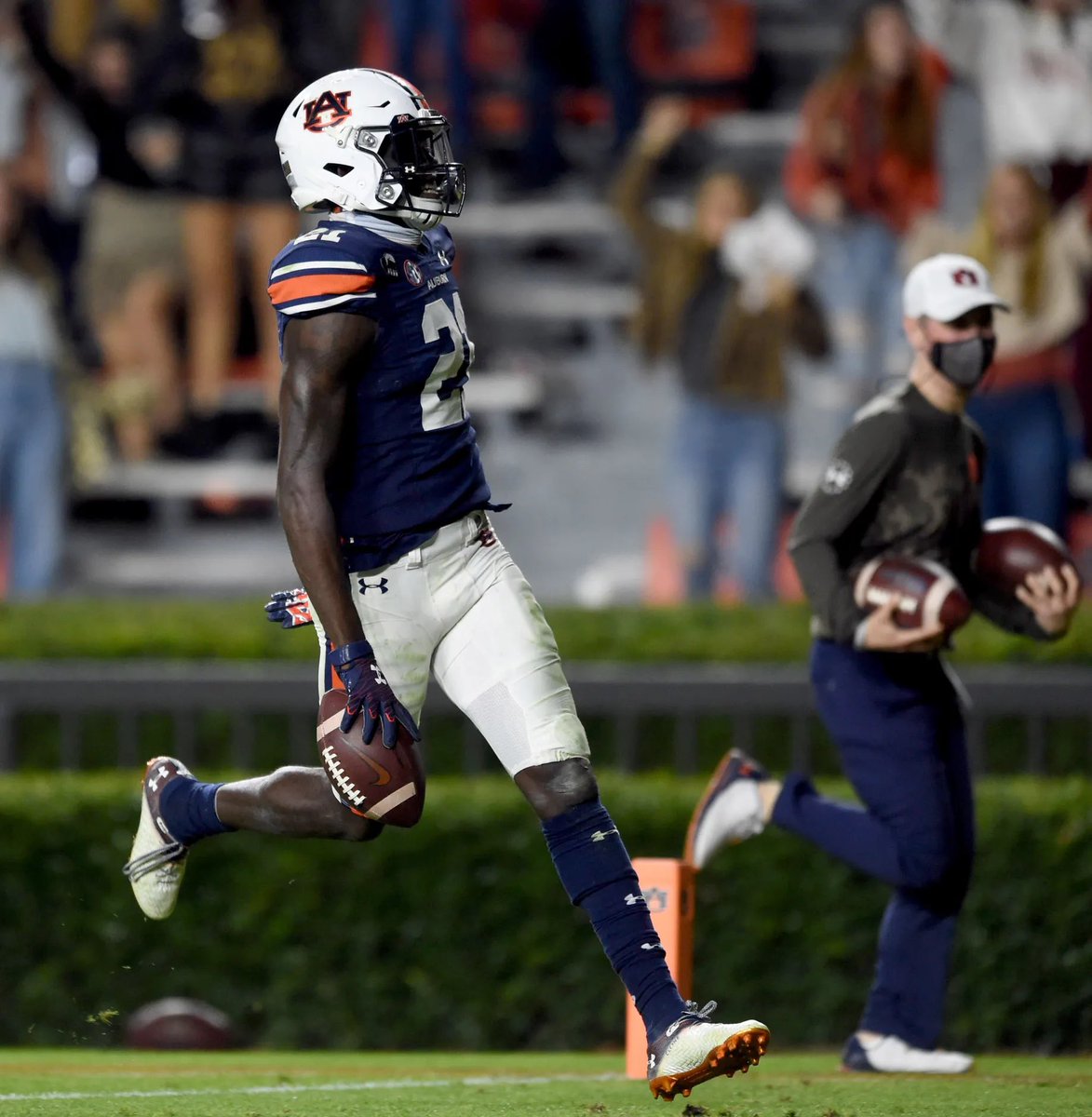 Kenneth Simon ll (@k2simon_) on Twitter photo #AGTG Blessed to receive an offer from Auburn University🐅@bhscoachjones <a href="/CoachWhinery/">Jay Whinery</a> <a href="/PatrickAbernat1/">Patrick Abernathy</a> <a href="/NCEC_Recruiting/">NPA</a> <a href="/BuckFitz/">NPA/SUPERMAX 100</a> <a href="/coachcrimedawg/">CrimeDawg</a> <a href="/BeardenFB/">Bearden Football</a> <a href="/SWiltfong_/">Steve Wiltfong</a> <a href="/samspiegs/">Sam Spiegelman</a> <a href="/GregBiggins/">Greg Biggins</a> <a href="/ChadSimmons_/">ChadSimmons</a> <a href="/jaxon_rose8/">Jaxon Rose</a> #AGTG Blessed to receive an offer from Auburn University🐅@bhscoachjones <a href="/CoachWhinery/">Jay Whinery</a> <a href="/PatrickAbernat1/">Patrick Abernathy</a> <a href="/NCEC_Recruiting/">NPA</a> <a href="/BuckFitz/">NPA/SUPERMAX 100</a> <a href="/coachcrimedawg/">CrimeDawg</a> <a href="/BeardenFB/">Bearden Football</a> <a href="/SWiltfong_/">Steve Wiltfong</a> <a href="/samspiegs/">Sam Spiegelman</a> <a href="/GregBiggins/">Greg Biggins</a> <a href="/ChadSimmons_/">ChadSimmons</a> <a href="/jaxon_rose8/">Jaxon Rose</a>
