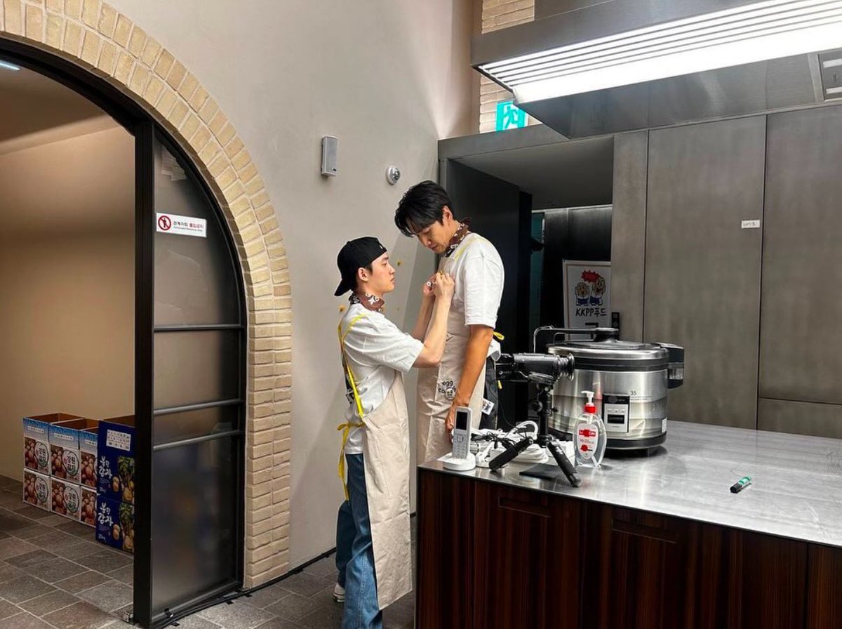 kokokbop's tweet photo. KYUNGSOO photos update from Kwangsoo’s instagram post!! 🤍 https://t.co/KBmk5IS7KX