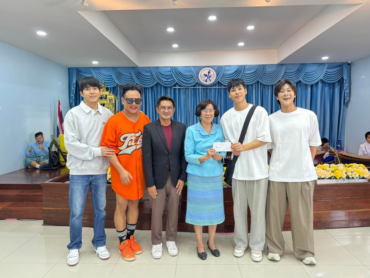 smkpsonly's tweet photo. ล่าสุดวันนี้ #คัลแลนพี่จอง #น้องแดน #จูดี้ และคุณมาญ่าได้ไปบริจาคเงินจำนวน 2,000,000 บาท เลี้ยงขนม ไอศครีมและทำกิจกรรมก���บเด็กๆที่โรงเรียนปัญญาวุ��ิกร มูลนิธิช่วยคนปัญญาอ่อนแห่งประเทศไทยในพระบรมราชินูปถัมภ์ เนื่องในโอกาสวันเด็กแห่งชาติ คำว่า “ตอบแทนสังคม”  คือไม่เกินจริงเลย🥹🤍 https://t.co/Msn8WowadU